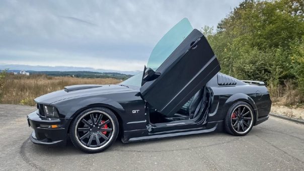 Cor.Speed meets Wheels4you: Individueller Mustang auf DeVille Inox