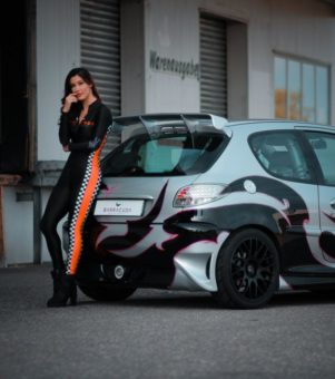 Tuning-Zwerg: Peugeot 206 auf Barracuda Racing Wheels Karizzma-Felgen