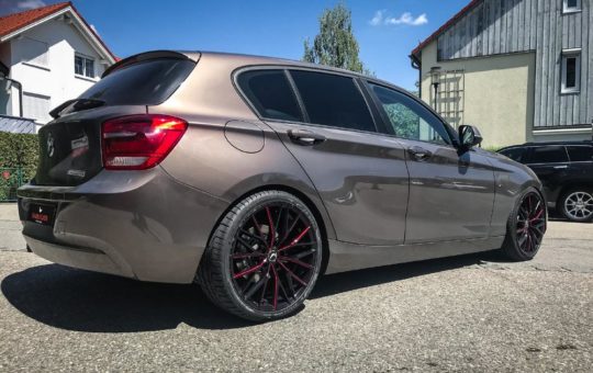 BMW 1er F20 auf Ultralight Project 3.0-Felgen mit Flash Colour-Finish