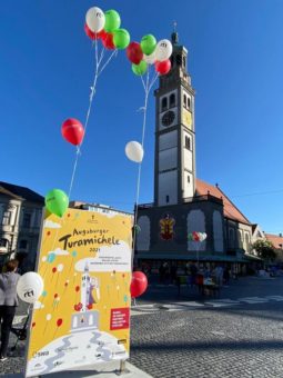 Bunte Luftballons für Augsburger Schulen zum Michaeli-Tag