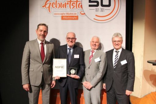 Udo Wichert mit Ehrenpreis des AGFW ausgezeichnet – Laudator Kunze:   „Ehrung für große Verdienste um den Ausbau der Fernwärme in Deutschland“