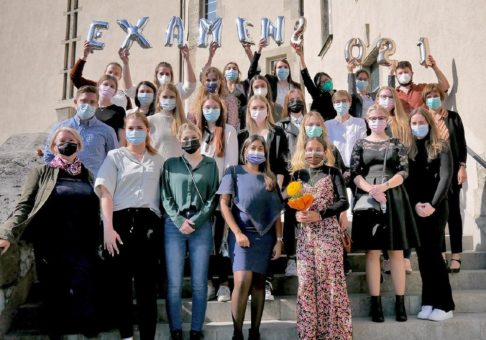 Examen bestanden – 26 Pflegekräfte am KWM Standort Missioklinik ausgebildet