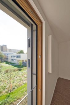 Unsichtbar lüften mit der neuen freeAir Fensterlaibung