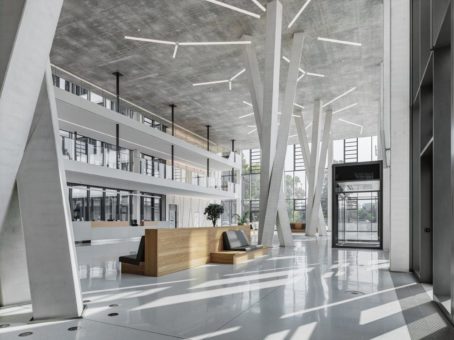 Korodurs Terrazzoboden GRANIDUR BIANCO glänzt in der neuen Firmenzentale von HeidelbergCement