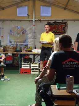 30.000 Liter mit Mikroorganismen gegen Schimmel in Hochwassergebieten ausgegeben