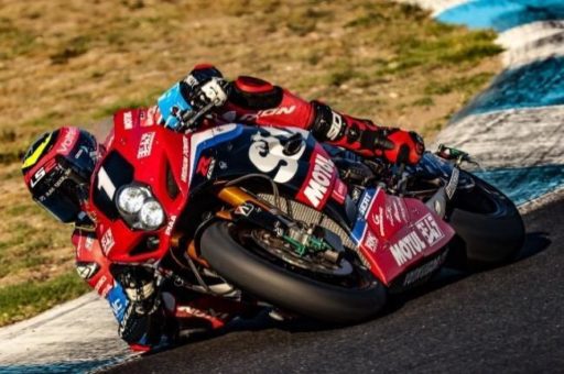 Das Team Yoshimura SERT Motul gewinnt auf Bridgestone Reifen den Titel der FIM Langstrecken-Weltmeisterschaft, der weltweit bedeutendsten Serie im Motorrad-Langstreckensport
