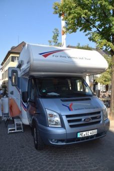 Venenmobil macht in Hilden Station