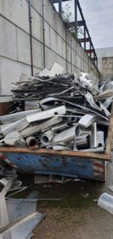 In Hagen: Professionelles Schrotthändler: Demontage von Industrieanlagen