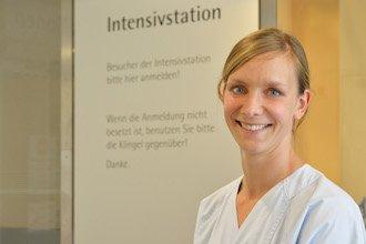 Angehörigenbesuche im Krankenhaus in der Pandemie: Neues Positionspapier gibt Orientierung