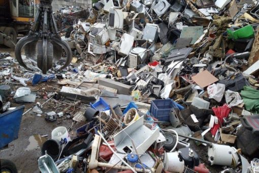 Schrottabholung Neuss – Metallschrott beinhaltet wertvolle Rohstoffe, die nicht ungenutzt verfallen sollten