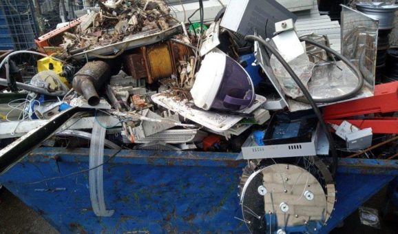 Schrottabholung Ratingen – Metallschrott beinhaltet wertvolle Rohstoffe, die nicht ungenutzt verfallen sollten