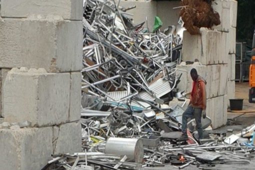 Wir bieten Ihnen die kostenlose Schrottabholung im Raum Neuss Wir recyceln Ihren Schrott