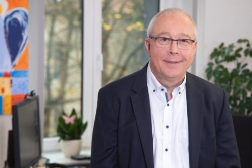 Kirchenleitung der Adventisten in Süddeutschland ermöglicht Ordination von Frauen zum Pastorendienst