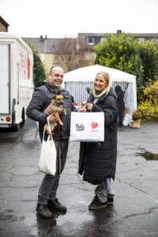 Christkind der Hunde: Janine Kunze sorgt mit tails.com für Napf-Freuden