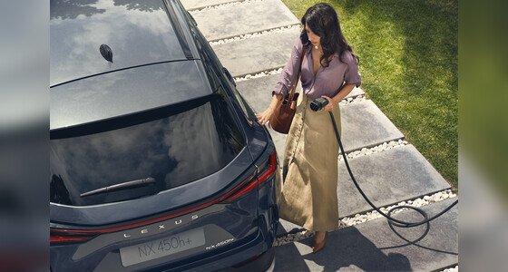 Effizienter Lexus Hybridantrieb mit und ohne Stecker