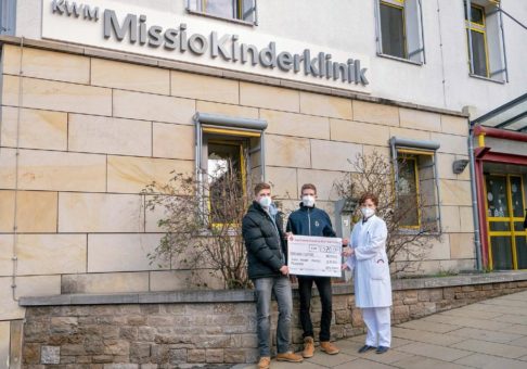 Auszubildende spenden an Missio Kinderklinik