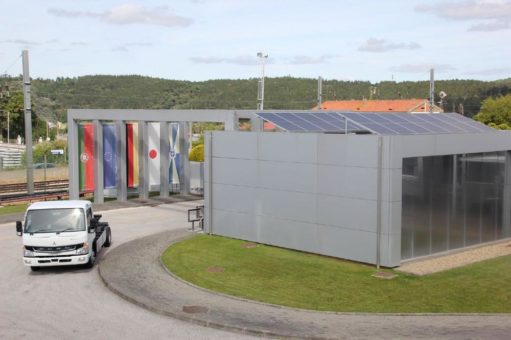 Daimler Trucks‘ europäisches FUSO-Werk stellt Weichen für CO2-neutrale Produktion ab 2022