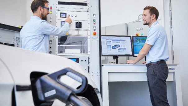 dSPACE und KPIT kooperieren: Umfassendes Lösungspaket für die Entwicklung der nächsten Generation von Bordladegeräten und für die Durchführung von Konformitätsprüfungen