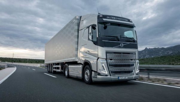 Volvo Trucks bringt den neuen Volvo FH auf den Markt – die nächste Generation von Lkw, die speziell auf den Fahrer ausgerichtet ist