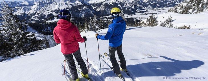 Auf Entdeckungstour im verschneiten Tannheimer Tal