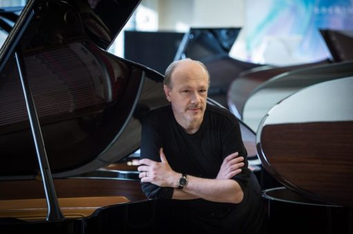 Marek Janowski dirigiert Regers Klavierkonzert und Beethovens „Pastorale“, Solist ist Marc-André Hamelin. Konzert anschließend in Wrocław
