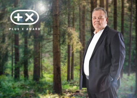 Helmut Geltner wird Botschafter des PLUS X AWARD für Nachhaltigkeit.