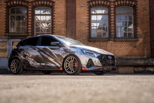 Spektakulär foliertes RaceChip-Showcar: Hyundai i20 N auf Shoxx-Felgen