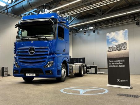 Extra-Klasse in enzianblau: Erster Actros L für die Gebrüder Maier GmbH