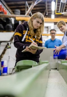 Neben dem Beruf Ingenieurin werden:  Mit viel Ehrgeiz und einigen Kompromissen klappt das
