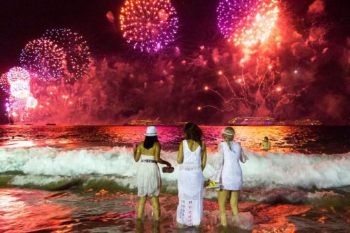 Gebührend das neue Jahr einläuten: Fünf ungewöhnliche Silvestertraditionen weltweit