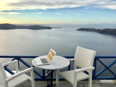Umfrage: Urlaub in Deutschland, Remote Work und Workation. Wie hat die Pandemie unser Reiseverhalten verändert?