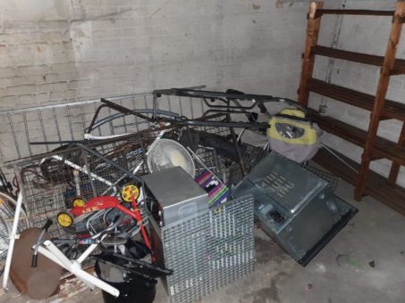 Unser kompetentes Team im Bereich Haus und Garage Entrümpelung steht Ihnen gerne jederzeit zur Verfügung.