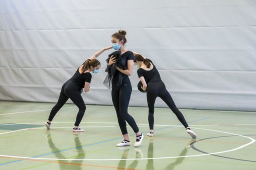 Bach bewegt: Schülerinnen und Schüler tanzen zu Kantaten von J.S. Bach