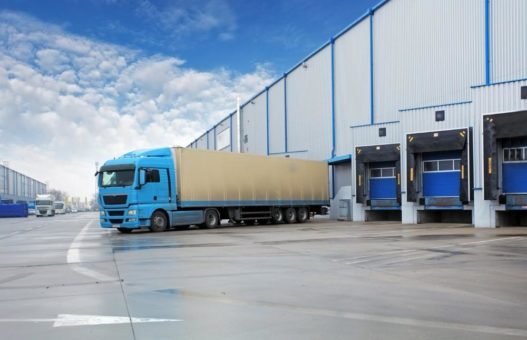 Cleveres Lieferverkehrmanagement von PCS steuert den Werksverkehr mit Anbindung an die Zutrittskontrolle