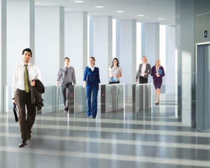 Personenströme schnell, sicher und komfortabel lenken und kanalisieren –  PCS Zutrittskontroll-Software DEXICON for SAP erhält Zertifizierung zur KONE Turnstile Integration