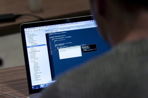 Petition gestartet: Breites Bündnis fordert Informatik als Pflichtfach an NRW Schulen