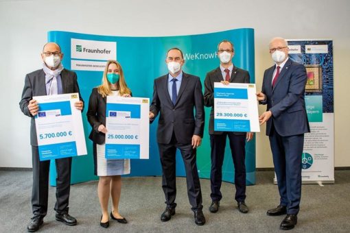 Förderbescheide für die Fraunhofer-Mikroelektronik- Forschung in Bayern übergeben