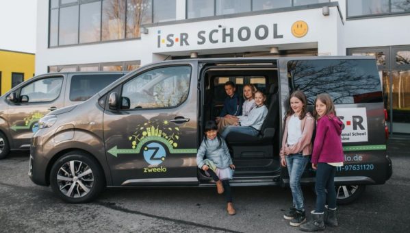 Bundesweit vorbildlicher und nachhaltiger Transport von Schülerinnen und Schülern in Elektrobussen an der ISR Neuss