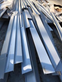 Altstahlsammler entsorgen auch Altfahrzeuge mit Fachgerechter Verschrottung in Duisburg