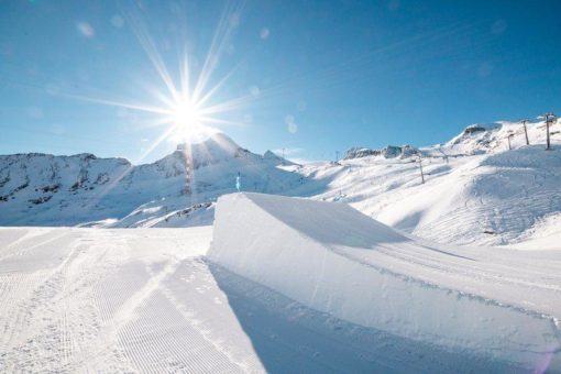 Der Snowpark Kitzsteinhorn ist bereit für eine extralange Freestyle-Saison!