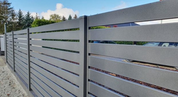 NEU: Moderne Zäune aus Metall auch als Sichtschutz