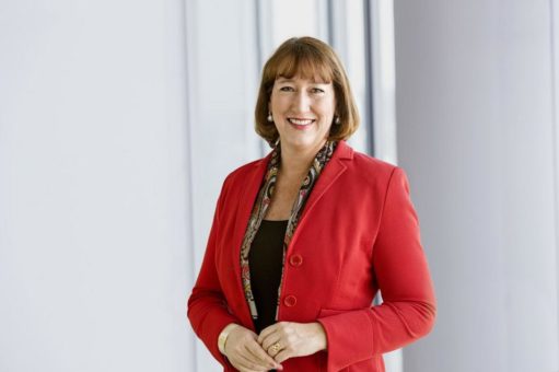 ZdK-Sprecherin Hildegard Müller: Verbesserte Arbeitsbedingungen und Löhne sind essentiell für eine gute und gerechte Pflege