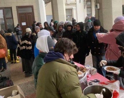 ADRA Ukraine versorgt Bedürftige in Kiew und Odessa mit Lebensmitteln