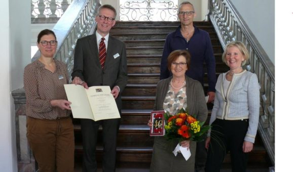 Kloster Irsee dankt Mitarbeiterin der zweiten Stunde