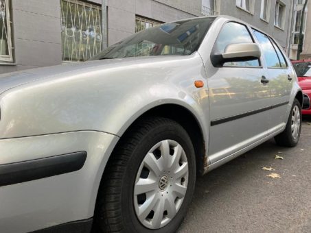 Noch am selben Tag bietet Autoverschrottung Krefeld die Abholung von Altfahrzeugen