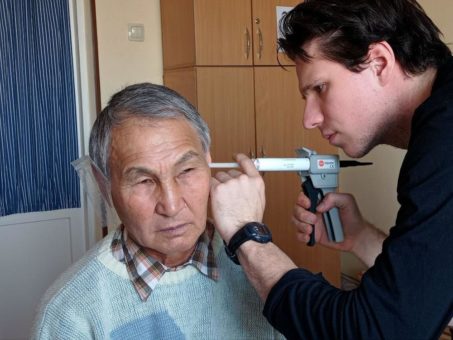 Mit der Expertise aus dem Studium helfen