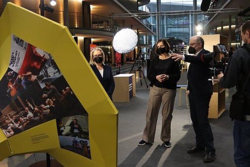 Wanderausstellung „Was heißt hier Minderheit?“ im Deutschen Bundestag virtuell eröffnet