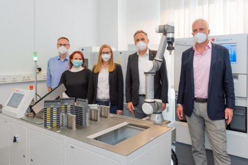 Automatisches Transfersystem macht Bearbeitung von Gewebeproben der Patienten hocheffizient