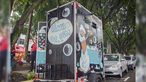 Brasilien: Junge Adventisten bieten Dusche für Obdachlose an