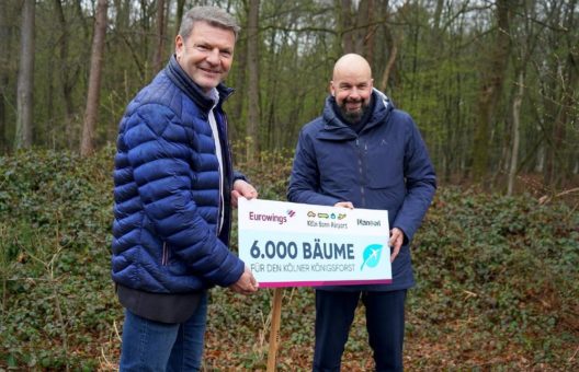 Eurowings und Flughafen Köln/Bonn pflanzen gemeinsam 6.000 Bäume im Kölner Königsforst